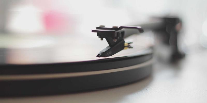 打破物理边界：网络虚拟化如何成为云计算资源利用率提升的关键引擎