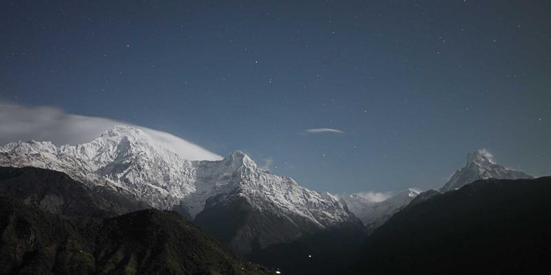 跨越带宽鸿沟：深度解析400G以太网部署的技术挑战与数据中心经济账